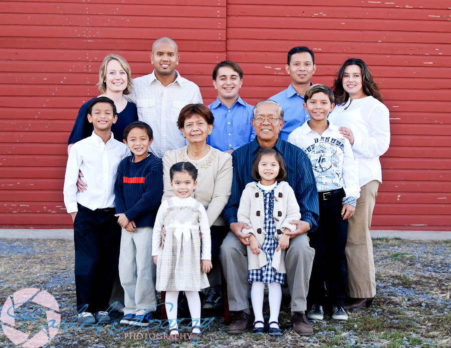 Children with family in this Derwood MD photography session